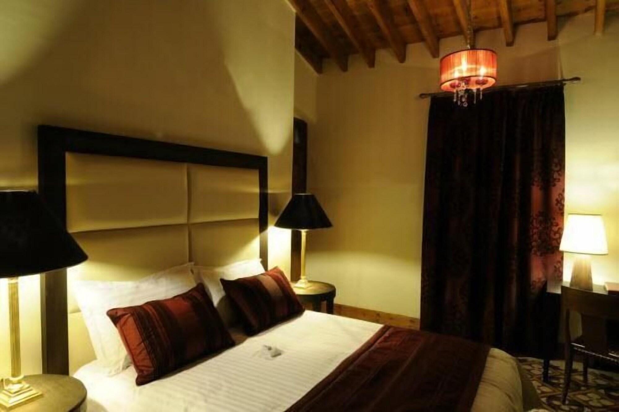 The Library Hotel Wellness Retreat Καλαβασός Εξωτερικό φωτογραφία
