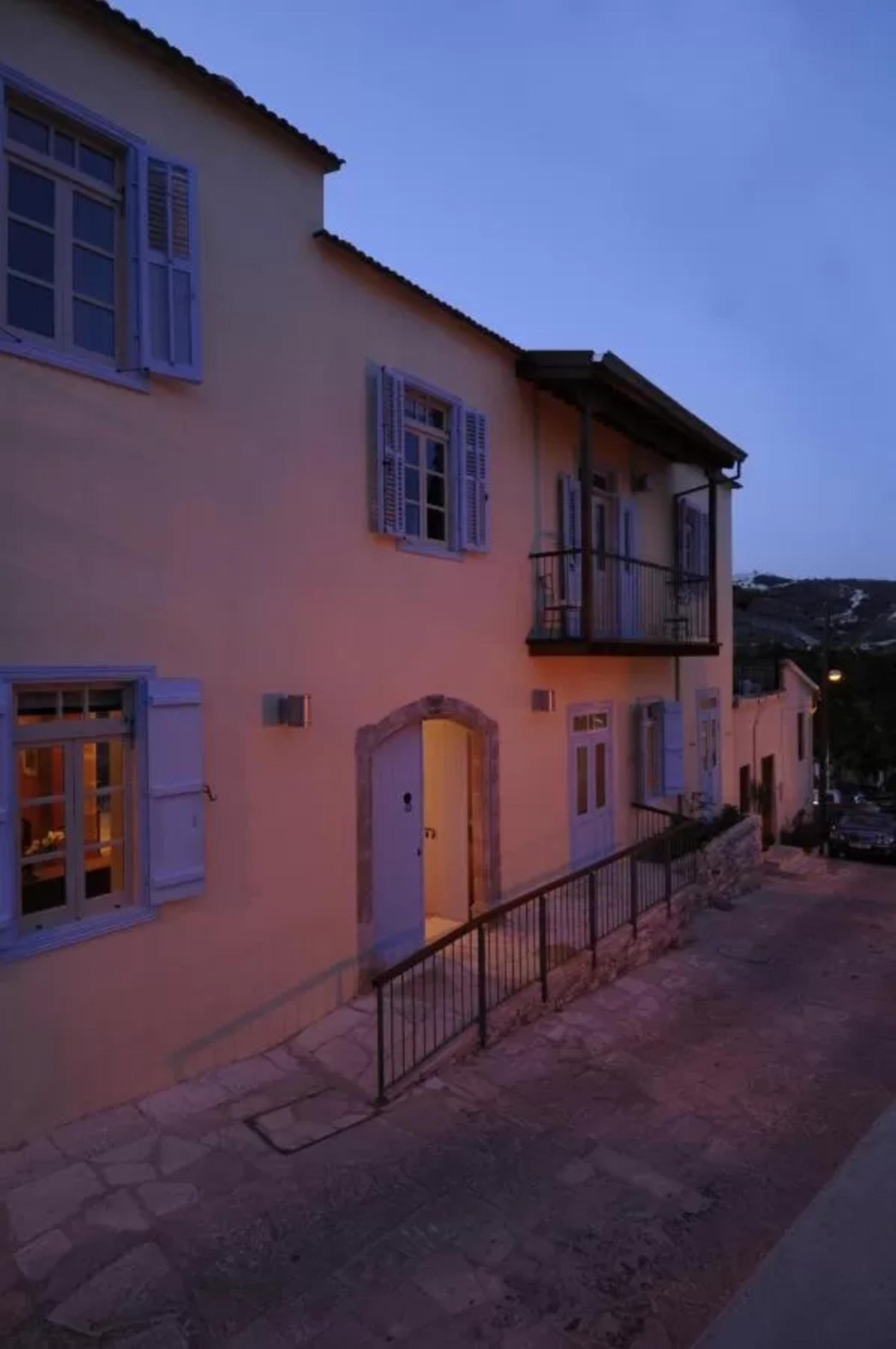 The Library Hotel Wellness Retreat Καλαβασός Εξωτερικό φωτογραφία