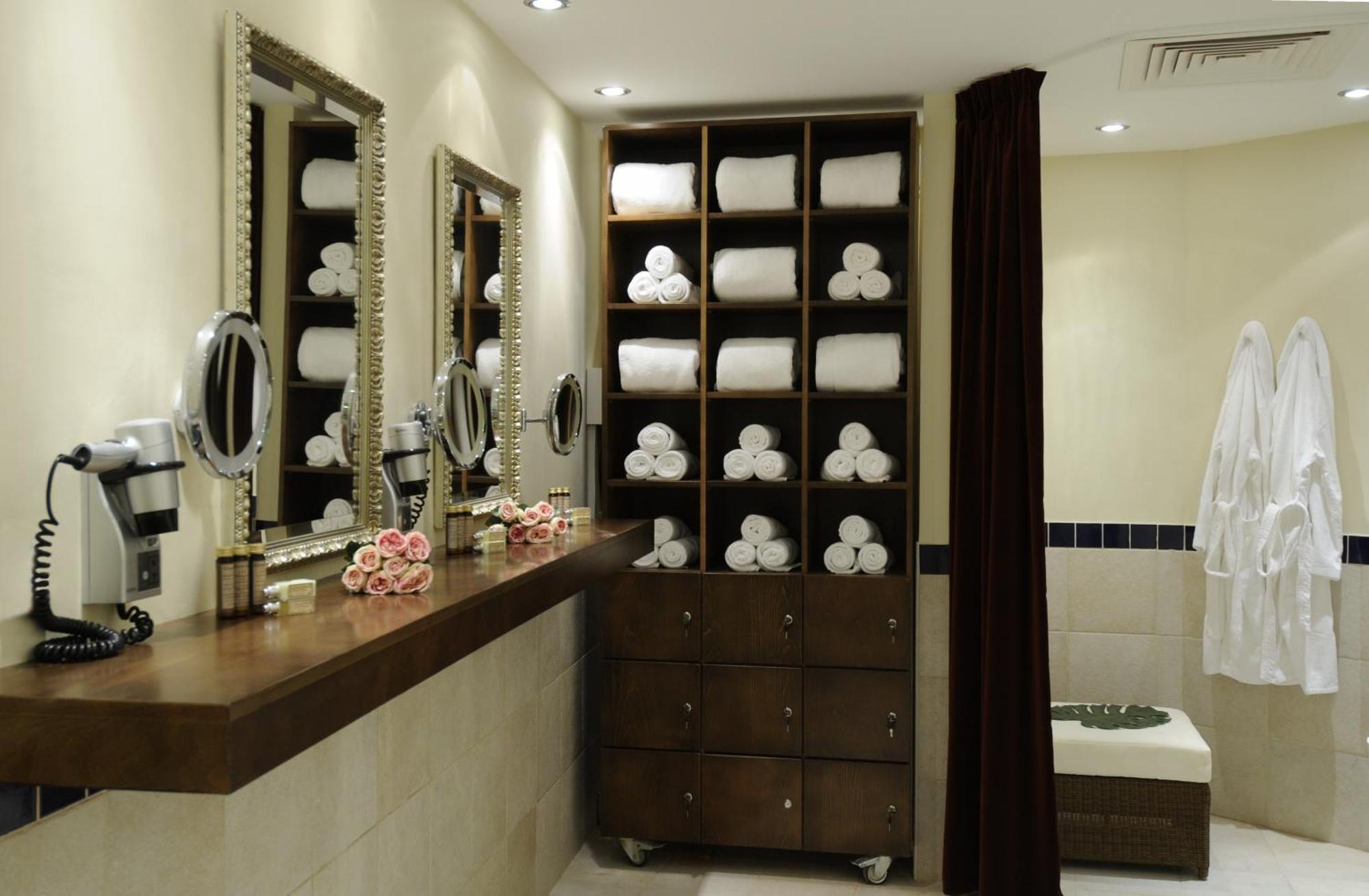 The Library Hotel Wellness Retreat Καλαβασός Εξωτερικό φωτογραφία