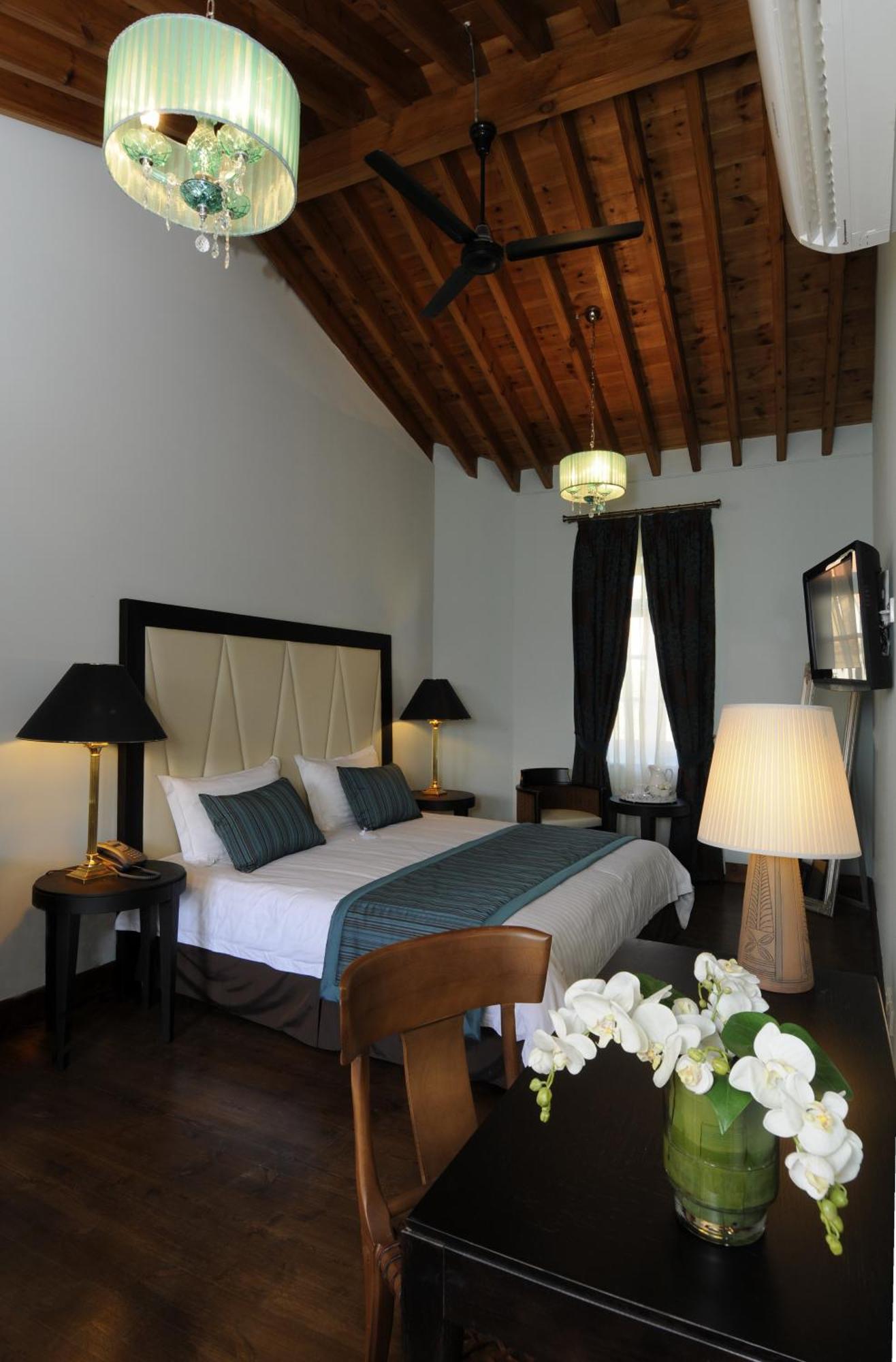 The Library Hotel Wellness Retreat Καλαβασός Εξωτερικό φωτογραφία